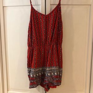 FLORAL PATTERNED ROMPER